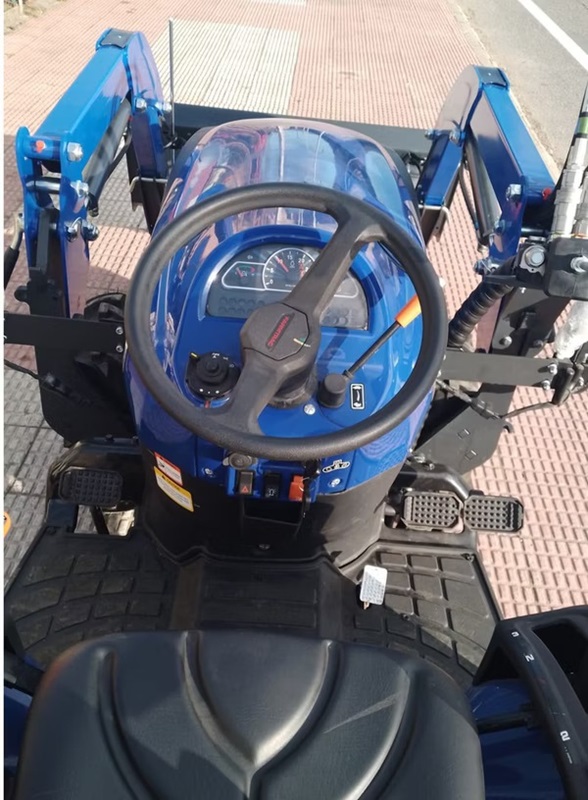 2e3c4e97-572a-4abc-ac49-c54f4ad7ca76 FARMTRAC FT 26. 3C. 4x4. con PALA. Matriculación y Portes GRATIS