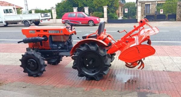 KUBOTA B 7001, 3 CL. 4x4. Con Rotavator.Portes GRATIS.