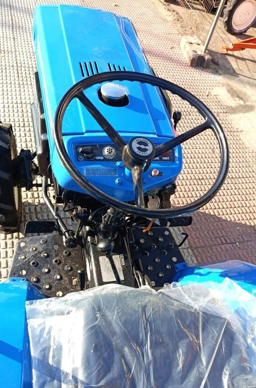 ISEKI TX1210 4x4 Con Rotavator Portes GRATIS.