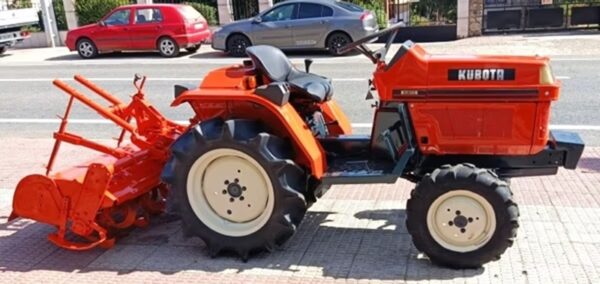 KUBOTA_B15....... Kubota B 15. 3C. 4x4. Con Rotavator. Portes GRATIS.
