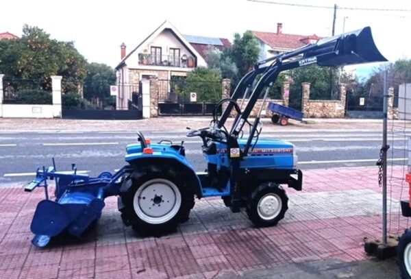 MITSUBISHI MT 1401. 3CL. 4x4. PALA y Rotavator. Portes GRATIS.